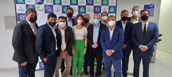 Dirigentes dos Ipems durante solenidade no Ipem-AM