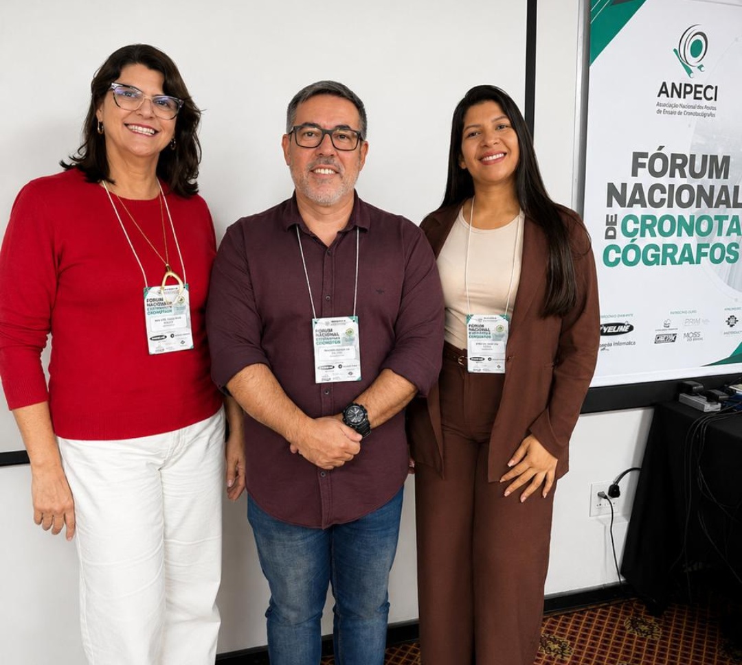 Maria do Carmo, Eduardo Ribeiro e Débora Nunes durante evento de cronotacógrafo. Foto: Divulgação / Ipem-MG