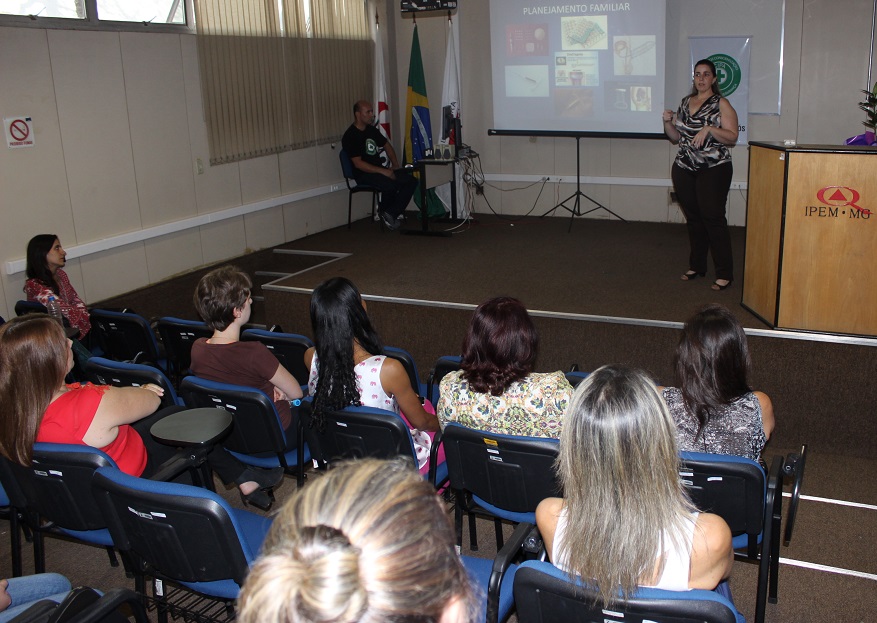 Palestra na área da saúde orienta colaboradores do Ipem-MG sobre diversos temas. Foto: Thaís Nogueira / Ipem-MG