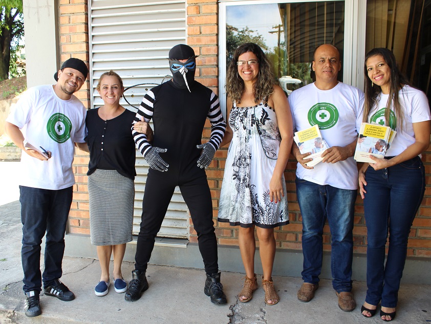 Equipe da Cipa mobiliza servidores ao combate do mosquito Aedes Aegypti. Foto: Fernanda Toussaint / Ipem-MG