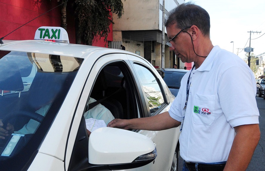 O objetivo da inspeção é constatar se o preço registrado pelo equipamento está correto. Foto: Omar Freire / Imprensa MG