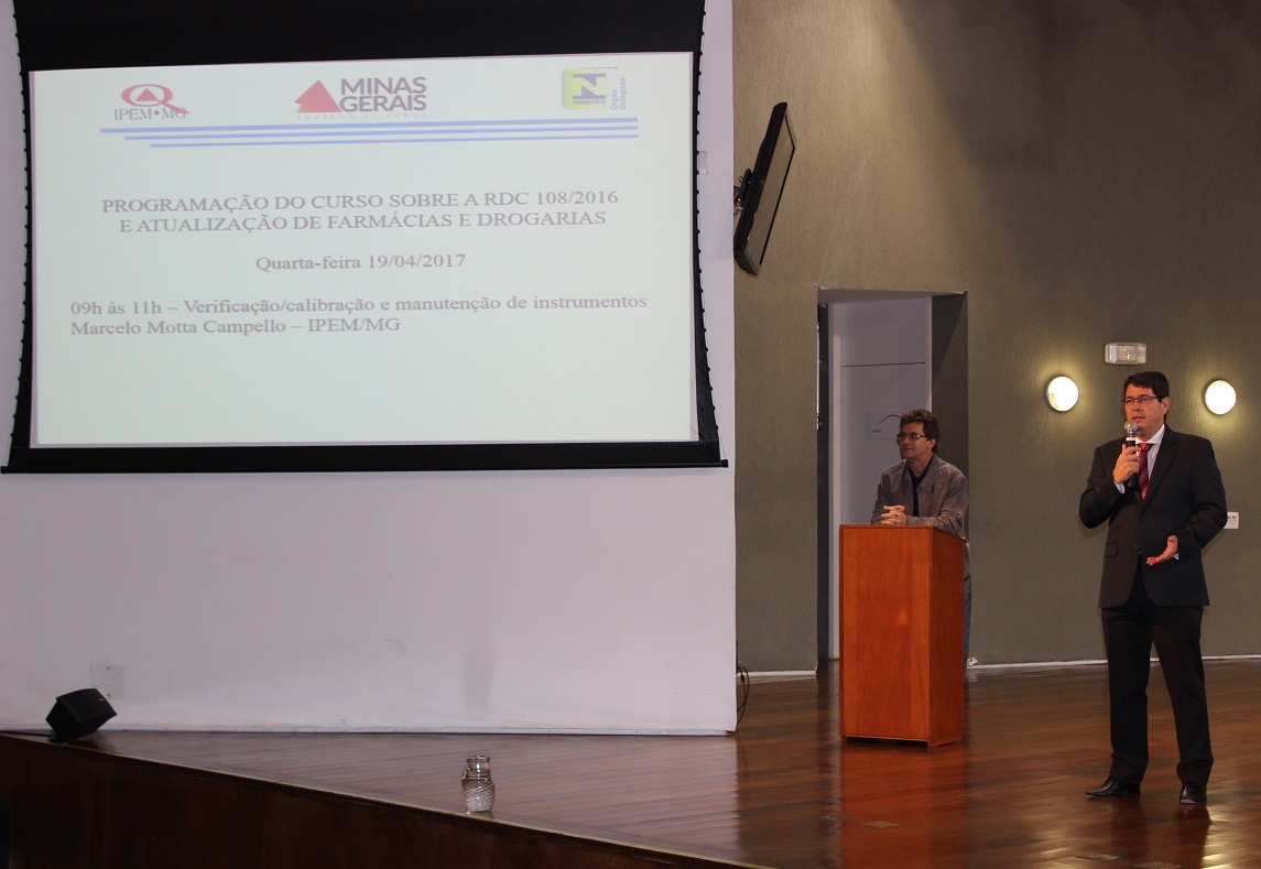 Diretor-Geral do Ipem durante capacitação da Visa. Foto: Fernanda Toussaint/Ipem-MG