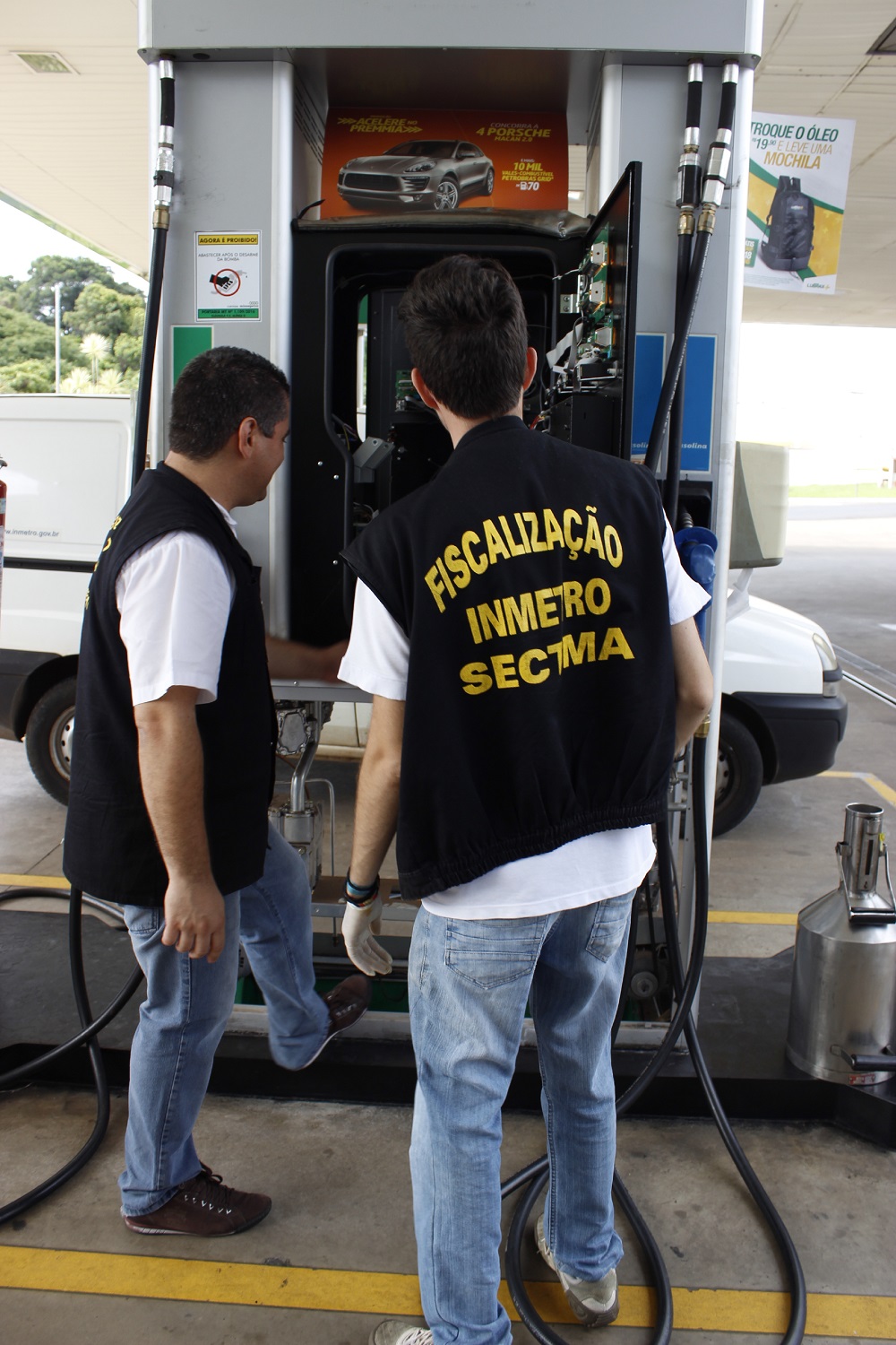 Operação do Ipem durante fiscalização de bombas no Triângulo Mineiro. Foto: Fernanda Toussaint / Ipem-MG