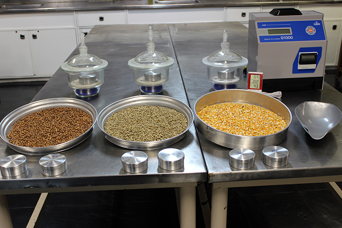 Laboratório de Grãos na sede do Ipem-MG, em Contagem. Foto: Fernanda Toussaint / Ipem-MG