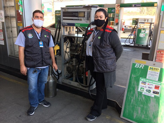 Os agentes fiscais atuam diariamente na fiscalização de diversos serviços e produtos. Foto: Divulgação / Ipem-MG