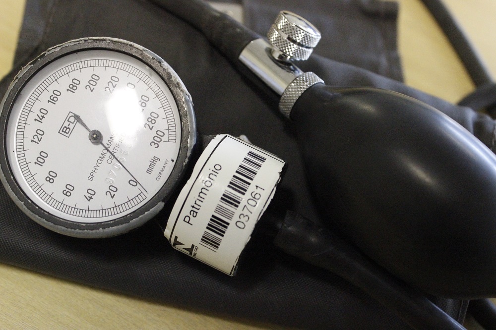 A verificação dos esfigmomanômetros deve ser realizada anualmente. Foto: Lucas Gomes / Ipem-MG