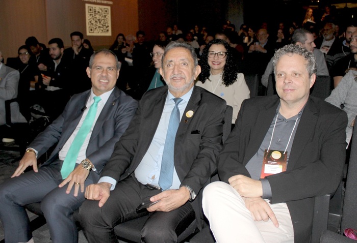 Presidente do Inmetro, Márcio Brito; Diretor-geral do Ipem-MG, Francisco da Fonseca; e Presidente do Ipem-SP, Marcos Gerson. Foto: Fernanda Toussaint / Ipem-MG